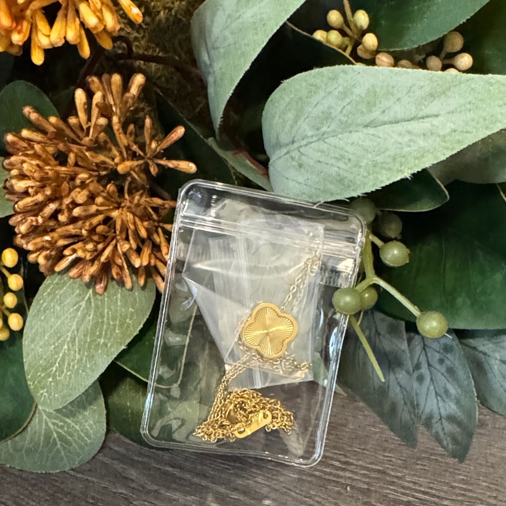 Gold Clover Pendant Necklace